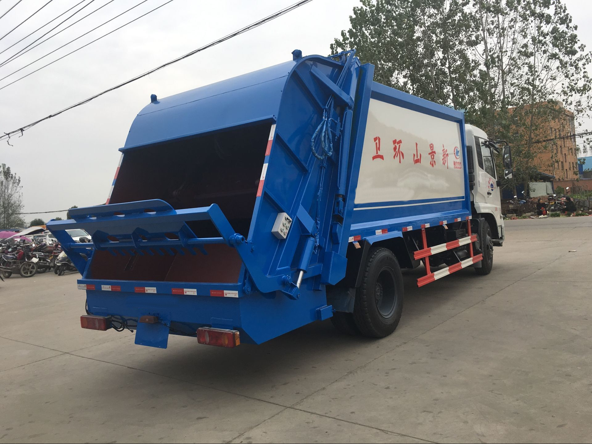 东风天锦压缩式垃圾车|12吨压缩垃圾车