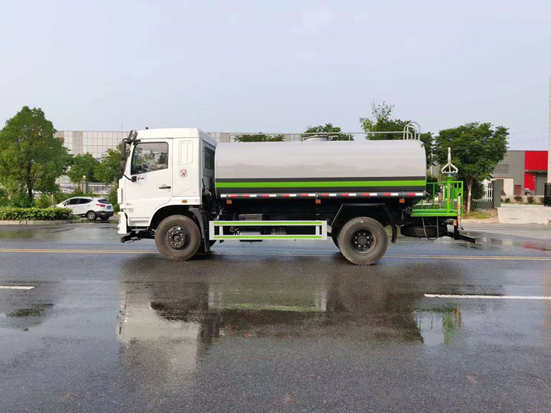 国六东风F5玉柴165马力12吨洒水车